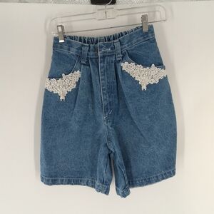 DESIGNS LTD HIGH WAISTED MOM SHORTS LACE ACCENT SMALL